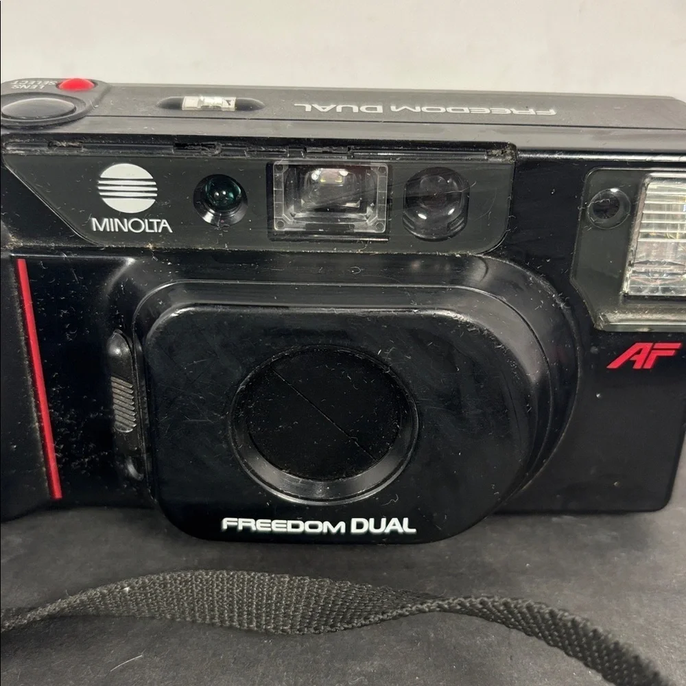 Minolta Freedom Dual AF 35mm Film Camera Cloudy Viewfinder